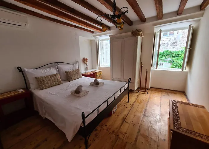 Beautiful View House, Old Town